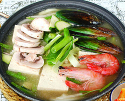 Soybean Paste Stew with Seafood and Vegetables